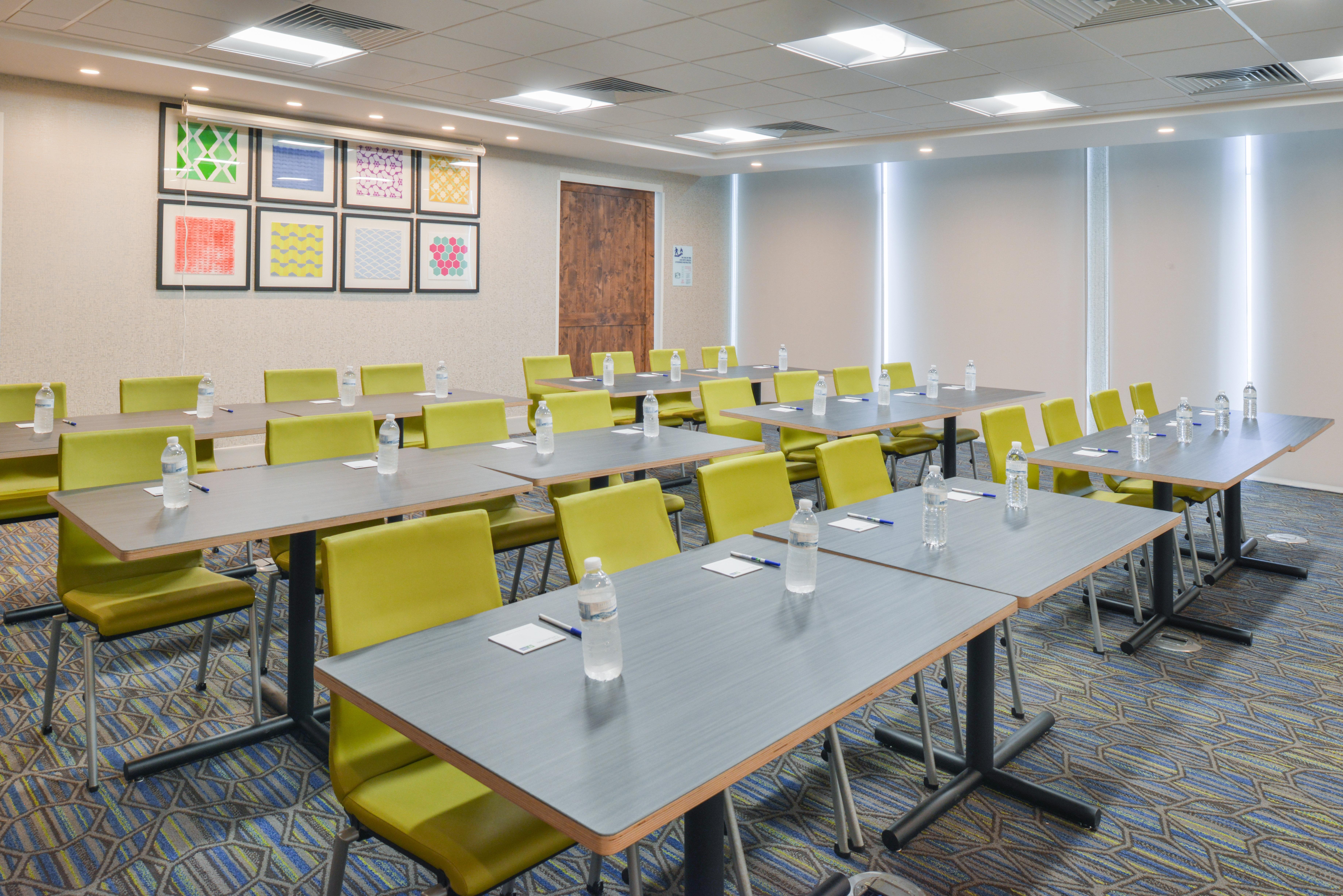 Holiday Inn Express & Suites - Chadron By Ihg Buitenkant foto