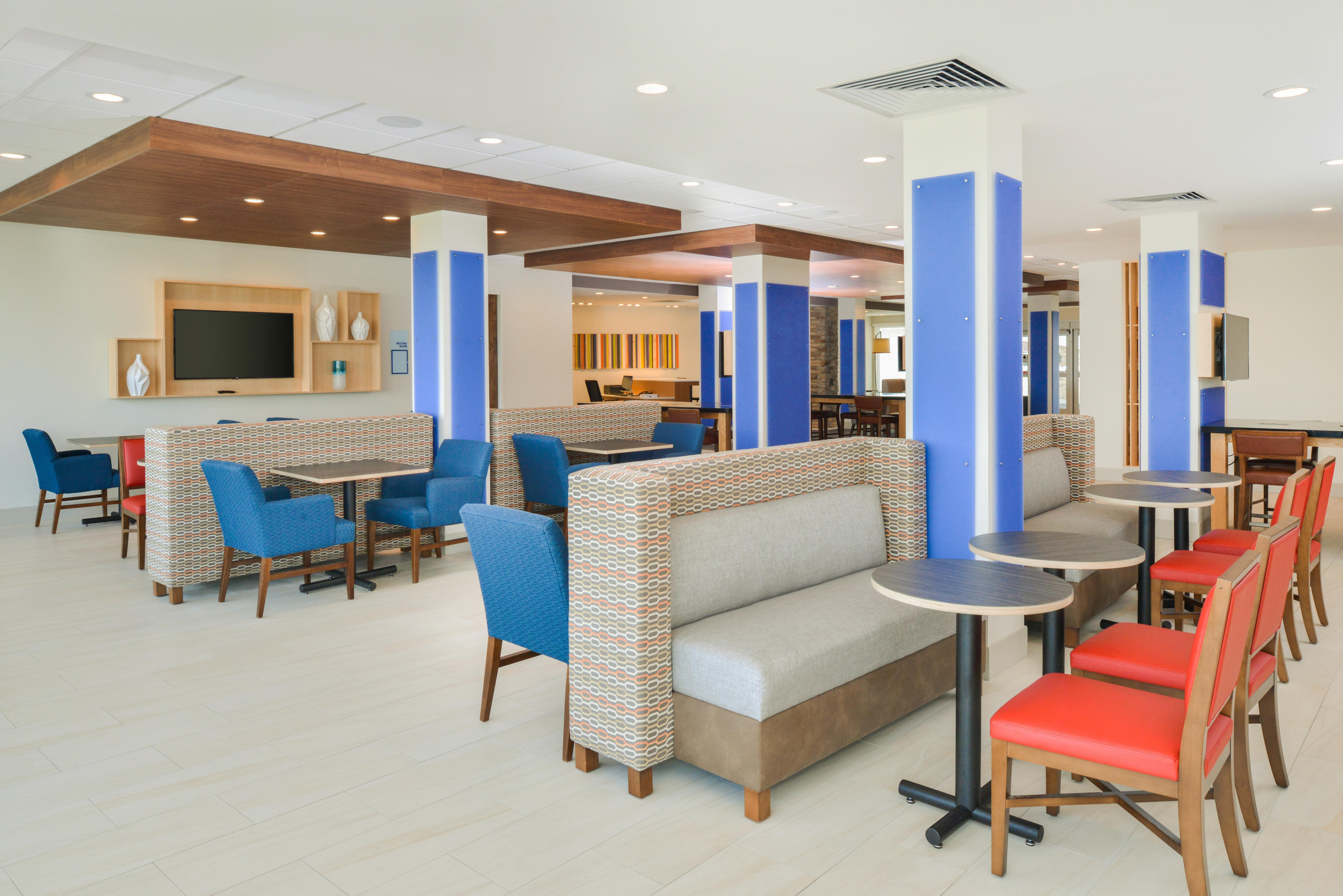 Holiday Inn Express & Suites - Chadron By Ihg Buitenkant foto