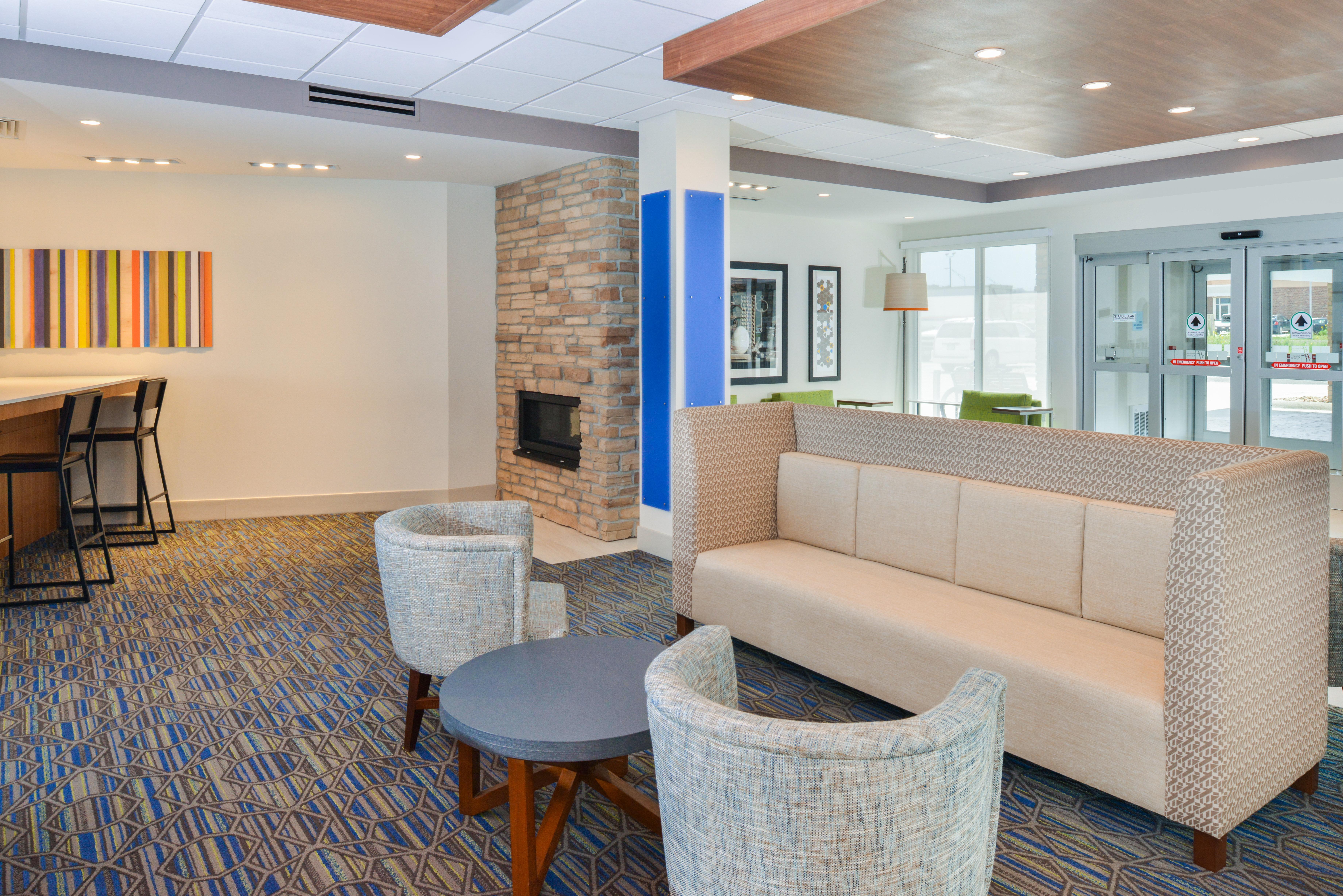 Holiday Inn Express & Suites - Chadron By Ihg Buitenkant foto